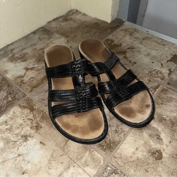 Women’s Clark’s Brand Black Real Leather Strappy Sandals Shoes Size 11/12 - Picture 1 of 15